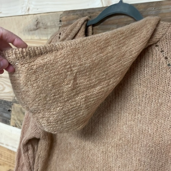 American Eagle size small tan sweater hoodie - Picture 6 of 7